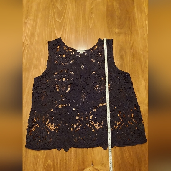 Beautiful Lace Tank Top - Picture 11 of 11